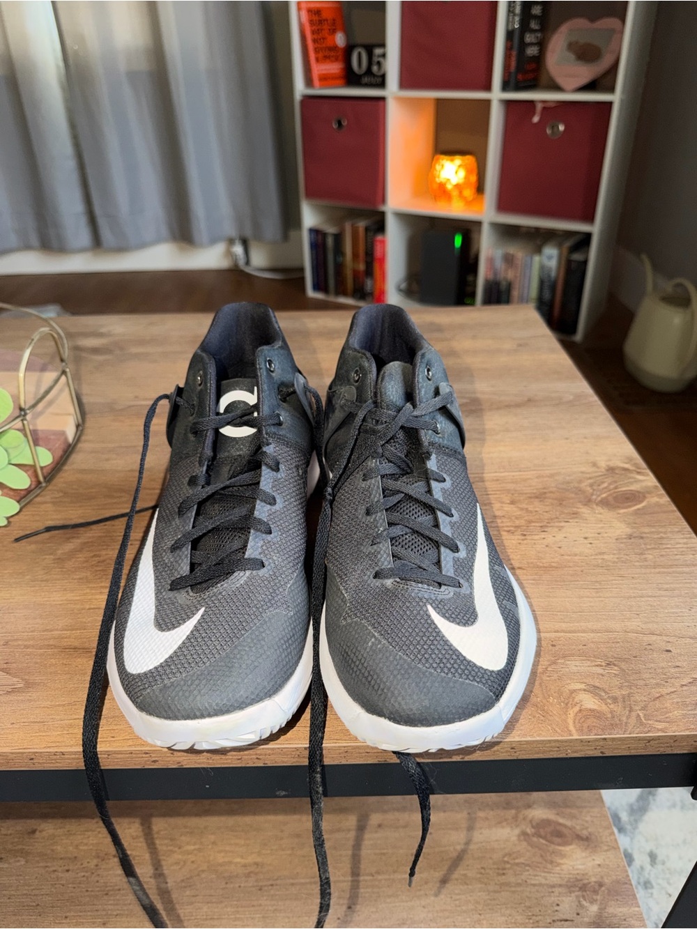 Nike Men's Black & White Basketball Shoes
